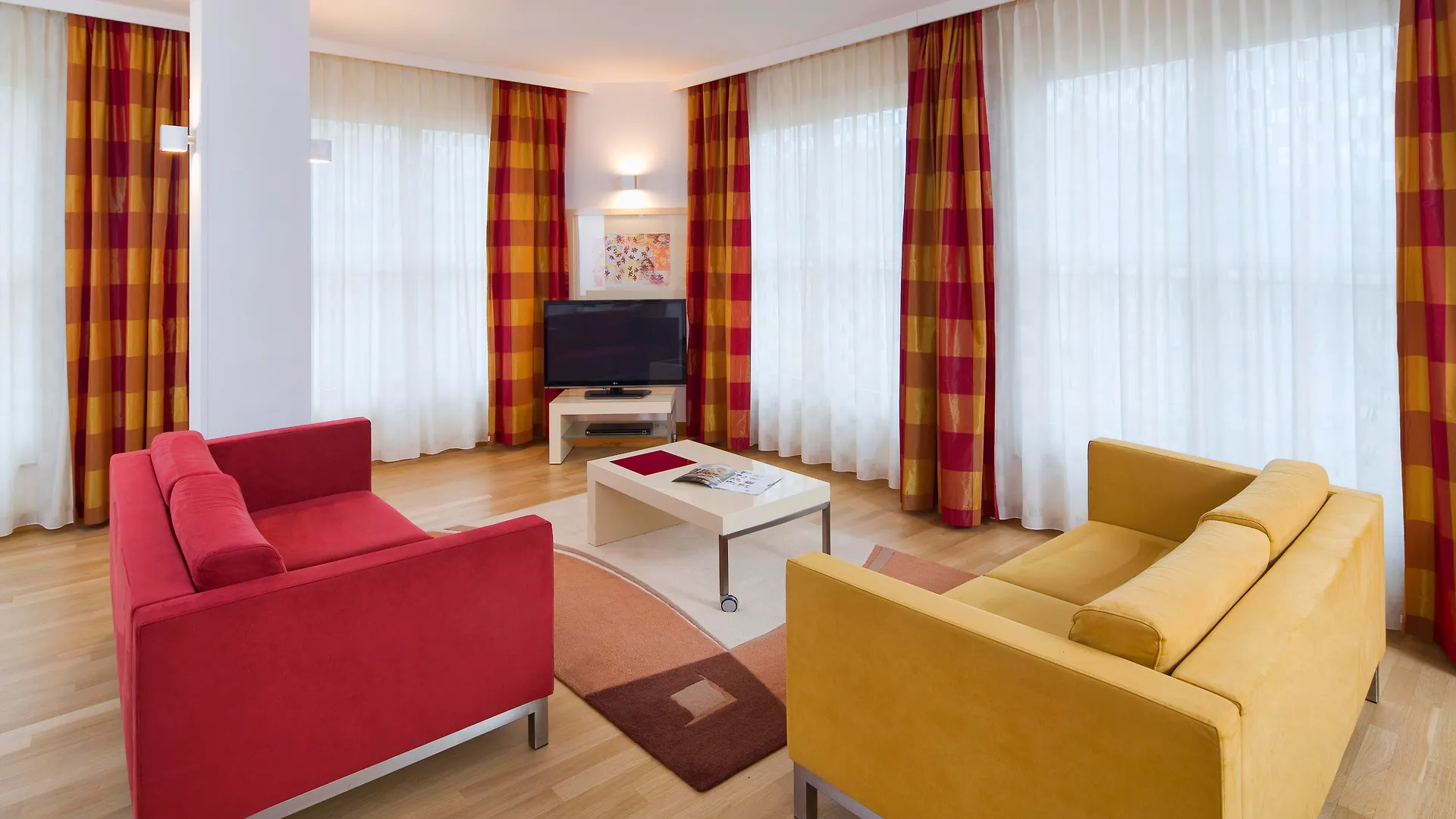 Mamaison Residence Diana Warsaw 4*,