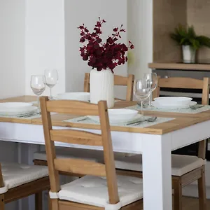 Dexter By Renters Apartament
