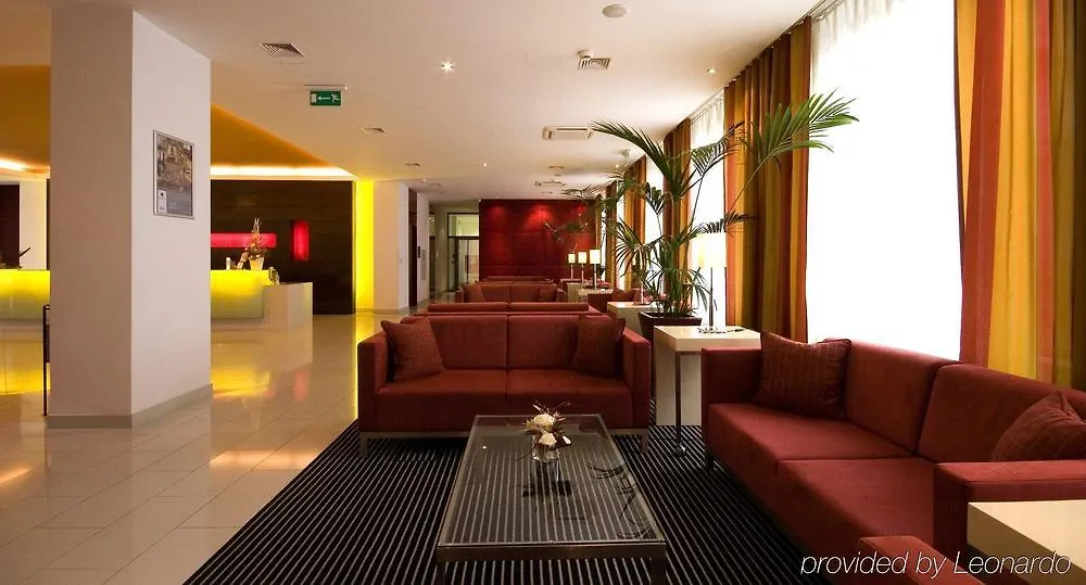 Mamaison Residence Diana Warszawa 4*,
