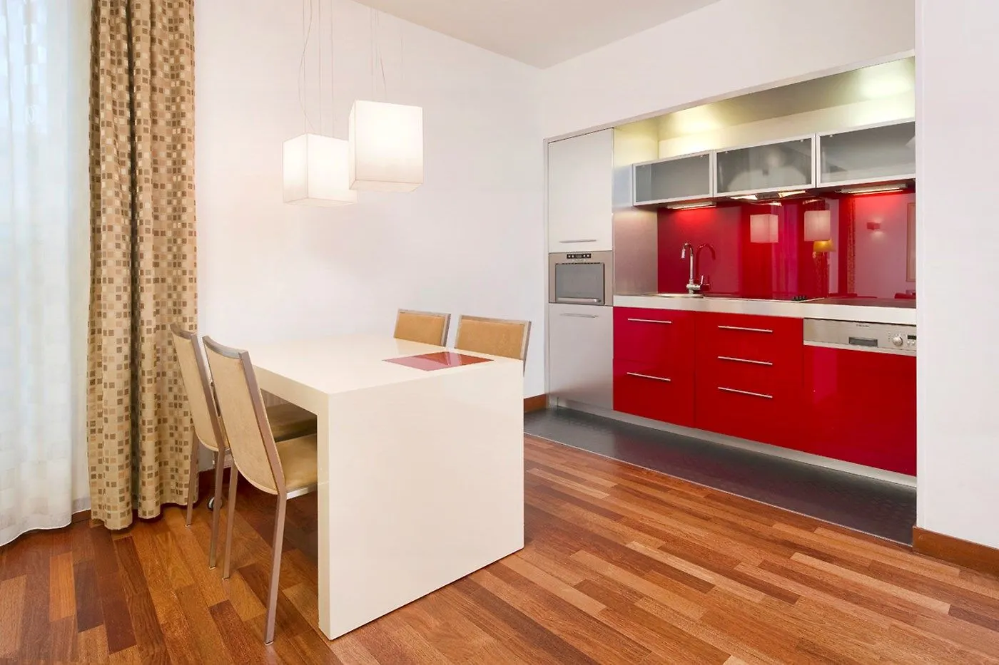 Hotel apartamentowy Mamaison Residence Diana Warszawa